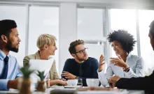 Consultants qui discustent d'IDC MarketScape